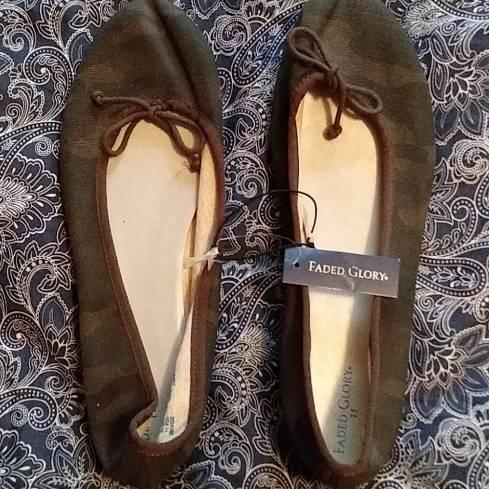Faded Glory Camo canvas flats